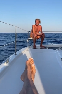 Anthea Turner feet photo thumbnail