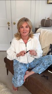 Anthea Turner feet photo thumbnail