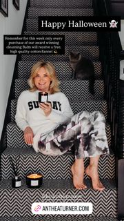 Anthea Turner feet photo thumbnail