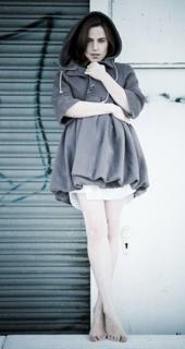 Antje Traue feet photo thumbnail