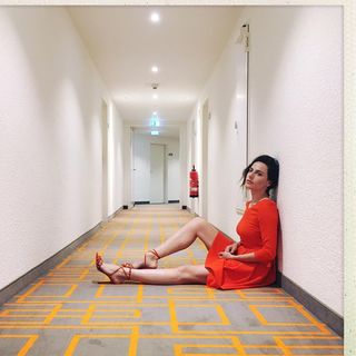 Antje Traue feet photo thumbnail