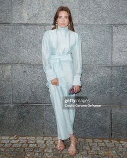 Antje Traue feet photo 1