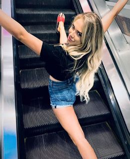 Antje Utgaard feet photo 6
