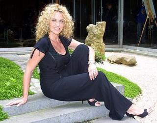 Antonella Clerici feet photo thumbnail