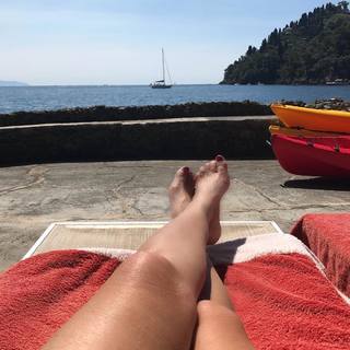 Antonella Clerici feet photo thumbnail