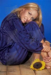 Antonella Clerici feet photo thumbnail