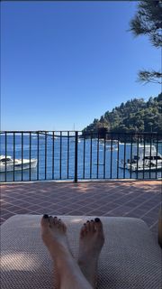 Antonella Clerici feet photo thumbnail