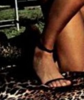 Antonella feet photo 3
