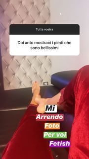Antonella Fiordelisi feet photo thumbnail