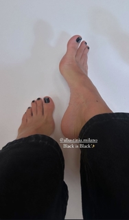 Antonella Fiordelisi feet photo thumbnail