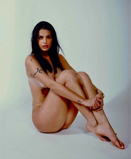 Antonella Fiordelisi feet photo thumbnail