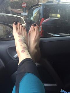 Antonella Mosetti feet photo thumbnail
