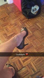 Antonella Mosetti feet photo thumbnail