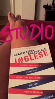 Antonella Mosetti feet photo thumbnail