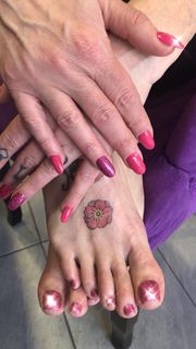 Antonella Mosetti feet photo thumbnail