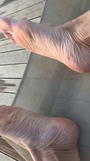 Antonella Mosetti feet photo thumbnail