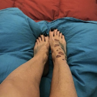 Antonella Mosetti feet photo thumbnail