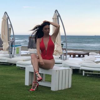 Antonella Mosetti feet photo thumbnail