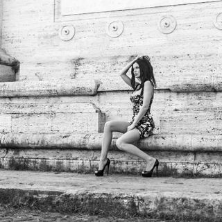 Antonella Mosetti feet photo thumbnail