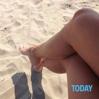 Antonella Mosetti feet photo thumbnail