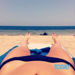 Antonella Mosetti feet photo thumbnail