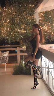 Antonella Mosetti feet photo thumbnail