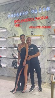 Antonella Mosetti feet photo thumbnail