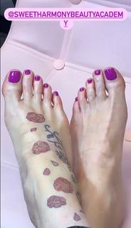 Antonella Mosetti feet photo thumbnail