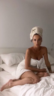 Antonella Mosetti feet photo thumbnail