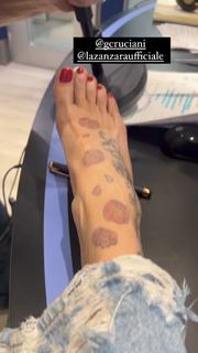 Antonella Mosetti feet photo thumbnail