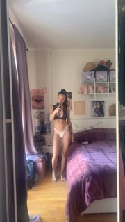 Antonella Mosetti feet photo thumbnail