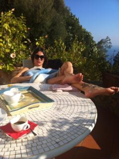 Antonella Mosetti feet photo thumbnail