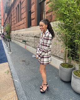 Antonia Gentry feet photo thumbnail