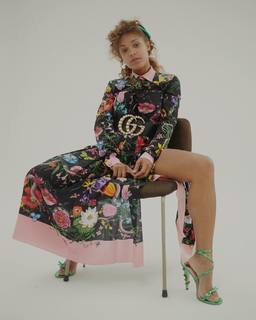 Antonia Thomas feet photo thumbnail