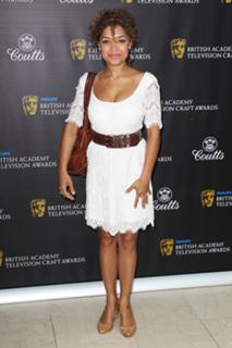 Antonia Thomas feet photo thumbnail