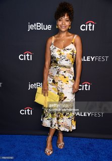 Antonia Thomas feet photo thumbnail