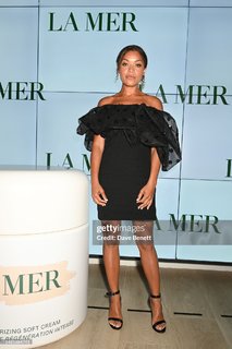 Antonia Thomas feet photo thumbnail