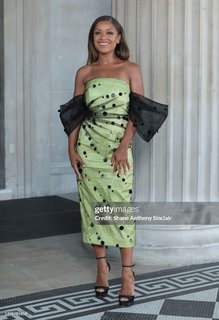 Antonia Thomas feet photo thumbnail