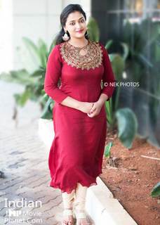 Anu Sithara feet photo 2