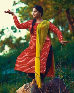 Anu Sithara feet photo 12