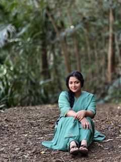 Anu Sithara feet photo 9