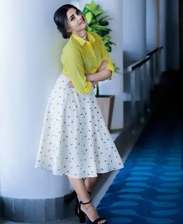 Anupama Parameshwaran feet photo thumbnail