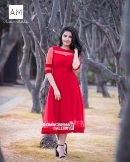 Anupama Parameshwaran feet photo thumbnail