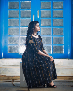 Anupama Parameshwaran feet photo thumbnail