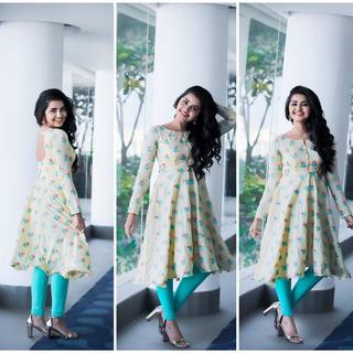 Anupama Parameshwaran feet photo thumbnail