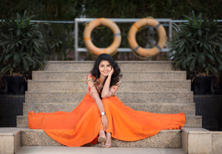 Anupama Parameshwaran feet photo thumbnail