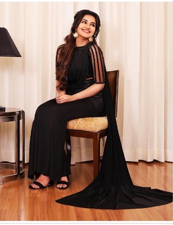 Anupama Parameshwaran feet photo thumbnail