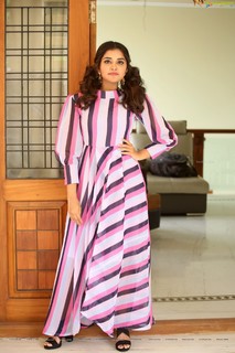 Anupama Parameshwaran feet photo thumbnail