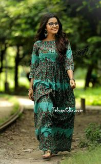 Anupama Parameshwaran feet photo thumbnail