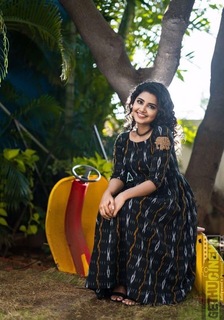 Anupama Parameshwaran feet photo thumbnail